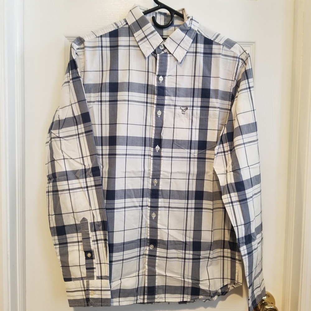 American Eagle Plaid Button Down Shirt